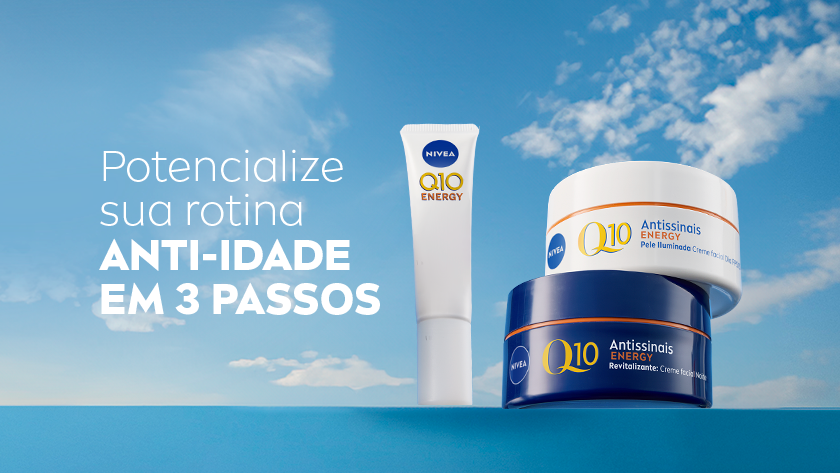 Produtos NIVEA Q10 com fundo azul e branco, promovendo a rotina anti-idade em três passos.