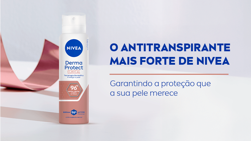Imagem com fundo neutro em tons brancos e rosados. Ao lado esquerdo, o desodorante NIVEA Derma Protect Clinical é destacado. Ao lado direito, o texto é exibido em fonte azul e um traço rosado.