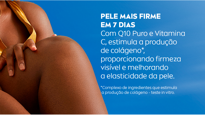 Fundo azul escuro. Uma pessoa aplica o hidratante na perna, que está em destaque.