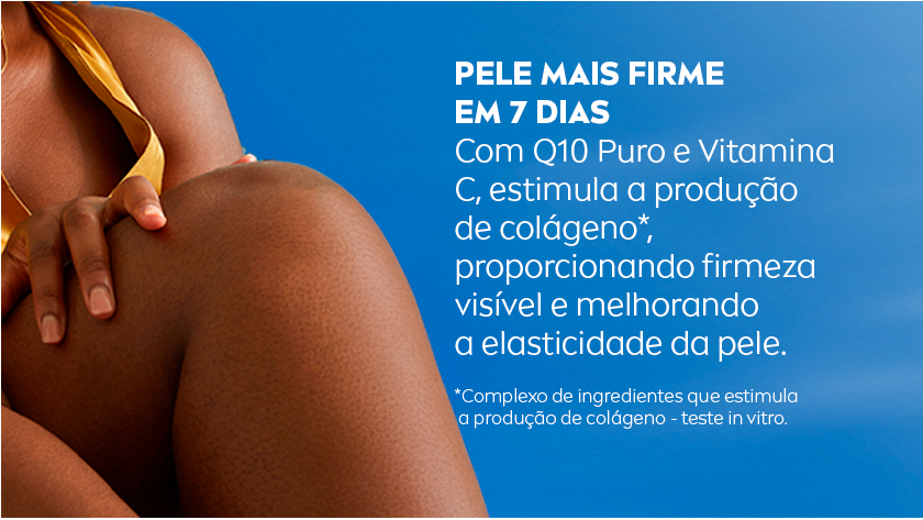 Fundo azul escuro. Uma pessoa aplica o hidratante na perna, que está em destaque.