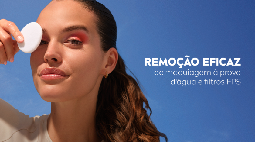 Imagem com fundo azul. Ao lado esquerdo, uma mulher aparece em destaque segurando um algodão.