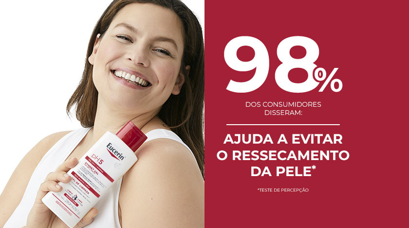Mulher sorridente segurando o frasco de Eucerin pH5 com selo em destaque indicando 98% de aprovação, o fundo é branco e vermelho.
