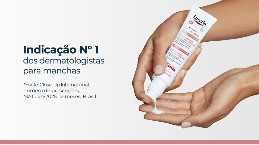 Banner publicitário mostrando o rosto de uma mulher com pele uniforme e expressão serena.