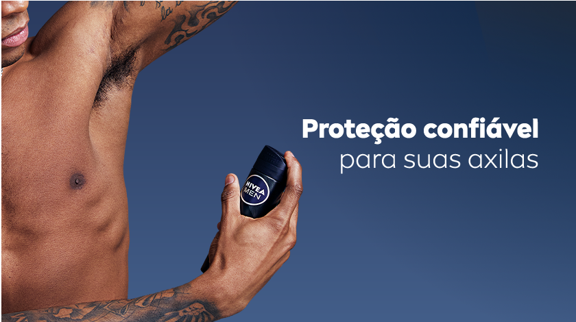 Homem aplicando desodorante NIVEA MEN DEEP (Edição Real Madrid) na axila.