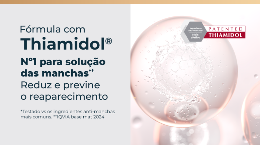 Banner publicitário com fundo claro, mostrando esferas translúcidas em tons de rosa e branco, com textura interna que lembra moléculas ou células, remetendo à ideia de ciência e eficácia. À direita, um selo hexagonal cinza e vermelho destaca a patente do ingrediente ativo Thiamidol.
