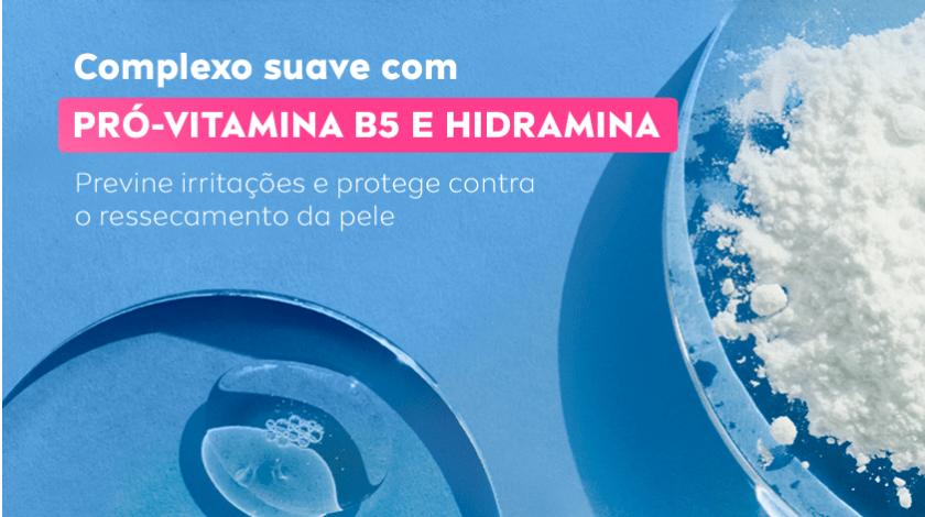 Imagem da textura dos ingredientes em destaque, em um lado, uma textura líquida, em outro, um pó branco. O fundo é azul.