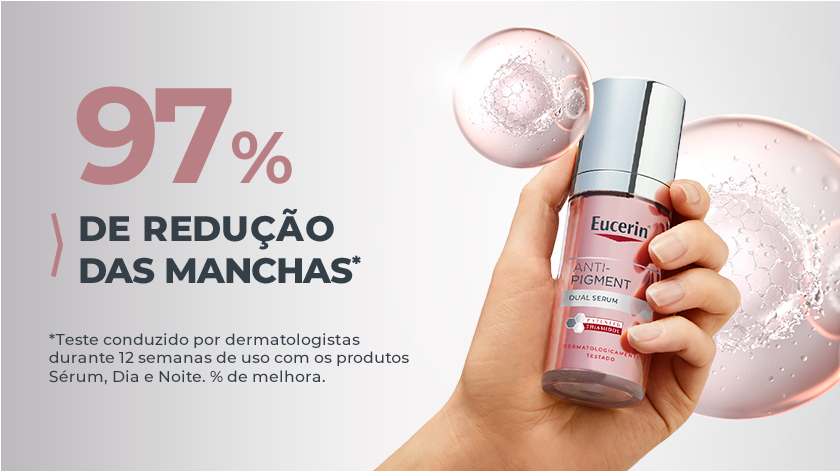 Imagem com fundo claro. Ao lado direito, uma mão segura o produto Dual Sérum. Ao redor da imagem, aparecem células rosadas.