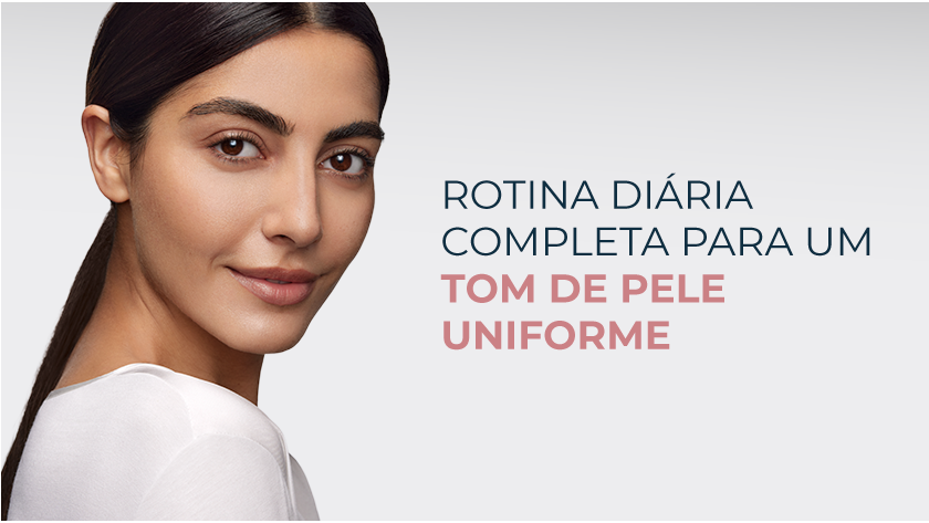 A imagem mostra o rosto de uma mulher sorrindo levemente, com a pele bem cuidada e uniforme. Ao lado dela, há um texto em azul e rosa sobre um fundo cinza claro.