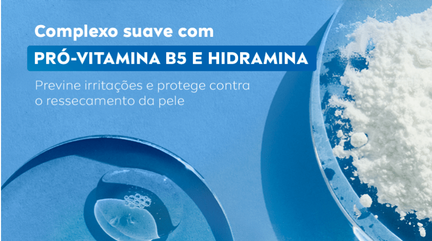 Imagem da textura dos ingredientes em destaque, em um lado, uma textura líquida, em outro, um pó branco. O fundo é azul.