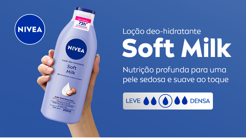 Mão segurando a Loção Soft Milk em fundo azul. Ao lado, texto apresenta o produto e seus benefícios com indicador de densidade entre leve e densa.