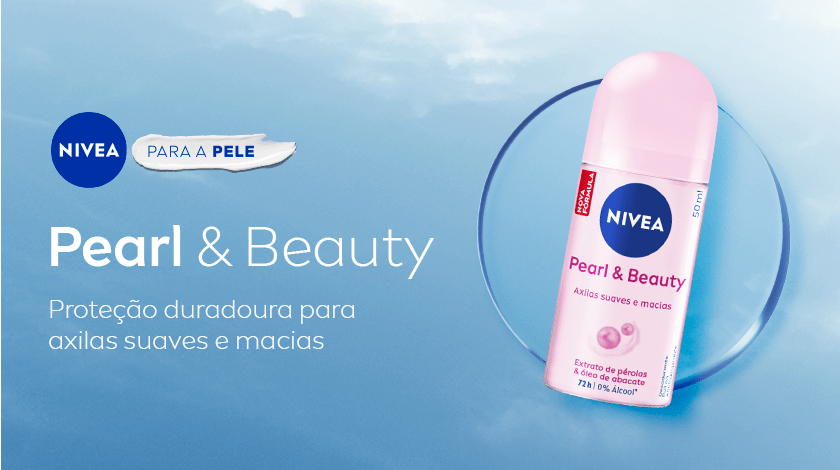 Imagem do desodorante antitranspirante NIVEA Pearl & Beauty sobre fundo azul claro com textura suave remetendo ao céu. Ao lado, texto indica que o produto oferece proteção duradoura para axilas suaves e macias.