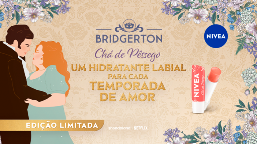 Ilustração inspirada em Bridgerton com casal usando roupas de época em fundo floral. Ao centro, textos destacam a parceria NIVEA e Bridgerton, apresentando um hidratante labial em edição limitada com identidade delicada e romântica.