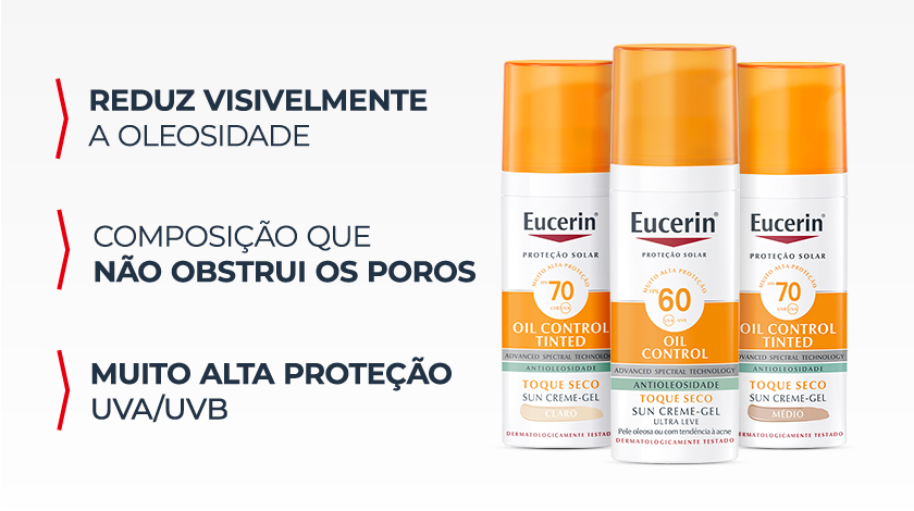 Três frascos de protetor solar com tampas laranja dispostos lado a lado sobre fundo claro, com destaque para embalagens de diferentes versões do produto e indicação de proteção solar, ao lado de elementos gráficos em formato de setas.