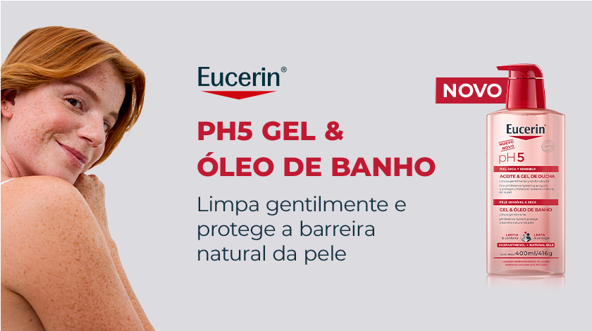 Fundo cinza claro com mulher ruiva de pele clara, sorrindo de lado e mostrando o ombro. À direita, frasco do produto Eucerin pH5 Gel & Óleo de Banho com válvula vermelha e rótulo rosa. Acima, selo vermelho com a palavra “NOVO” e o logo da Eucerin.
