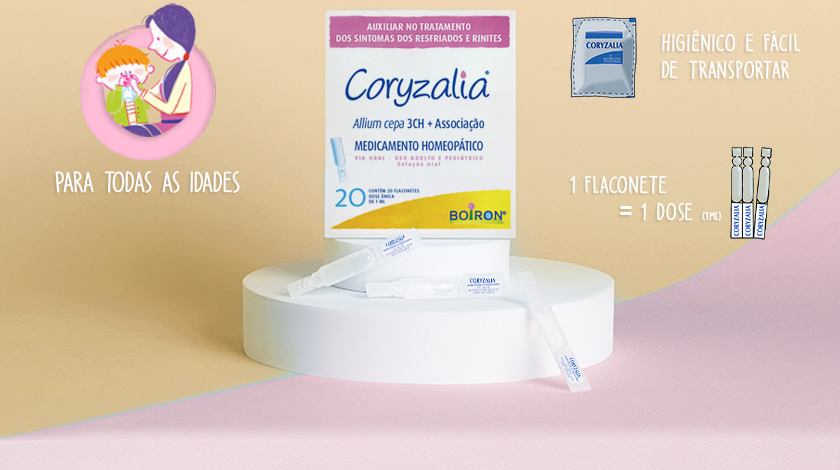 Na imagem, vemos a embalagem do Coryzalia com flaconetes dispostos ao redor, destacando praticidade, higiene e indicação para todas as idades.
