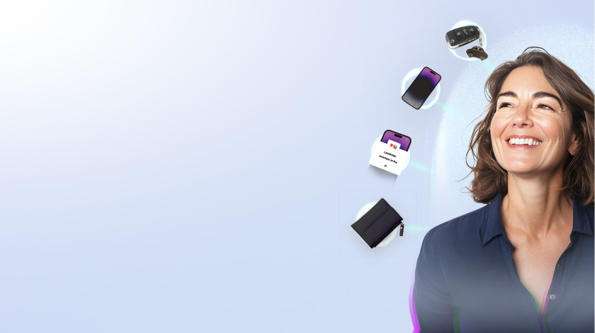 Imagem de uma mulher sorrindo e lembrando de diversos itens presentes no dia a dia dela.