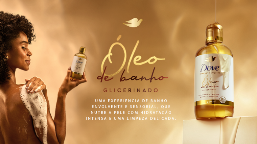 Óleo de banho Glicerinado. Uma experiência envolvente e sensorial, que nutre a pele com hidratação intensa e uma limpeza delicada. Imagem de uma mulher tomando com o óleo de banho Dove. Ela está com semblante relaxado e satisfeito. Também temos imagem do produto Óleo de Baho Dove.